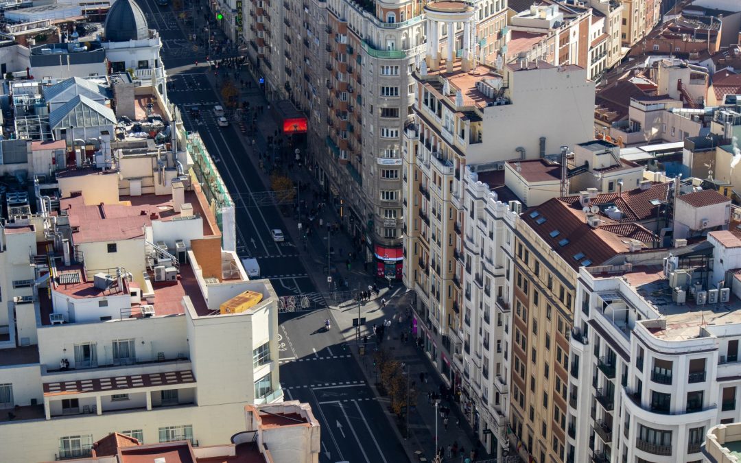 Gastos de vender un piso en Madrid en 2026: impuestos, comisiones y trámites