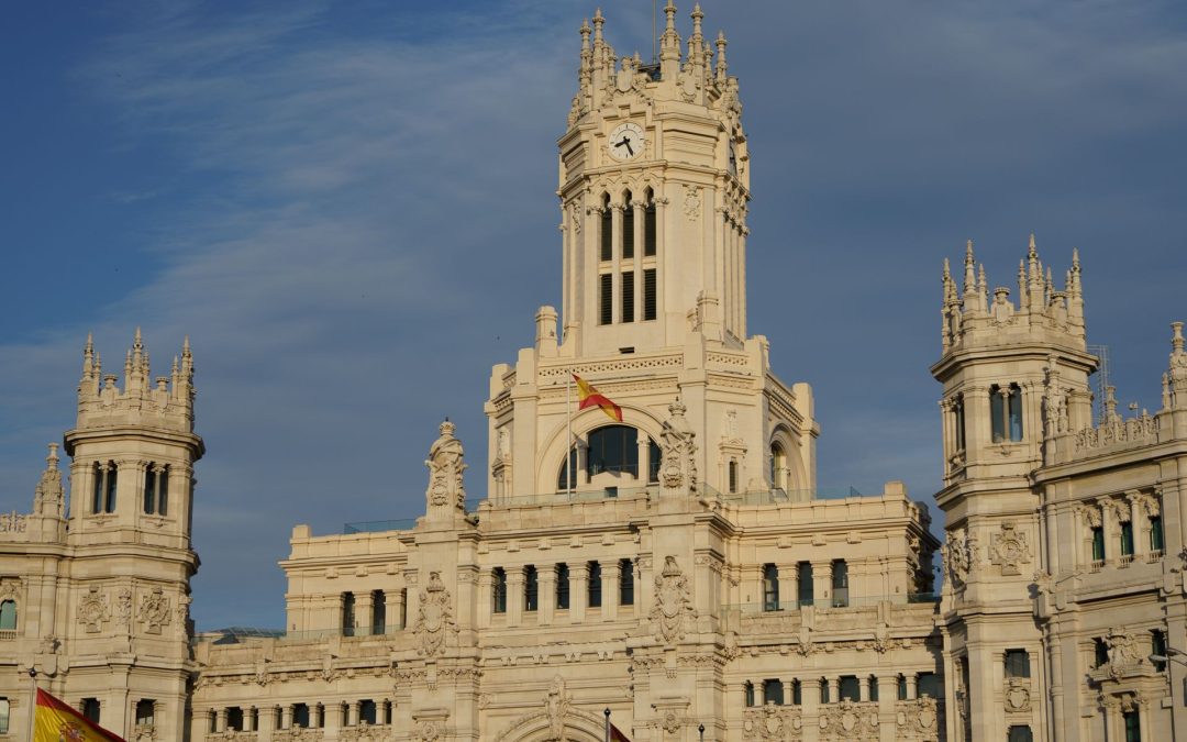 Ganancia patrimonial por venta de vivienda: cálculo, tramos del IRPF y exenciones en 2026